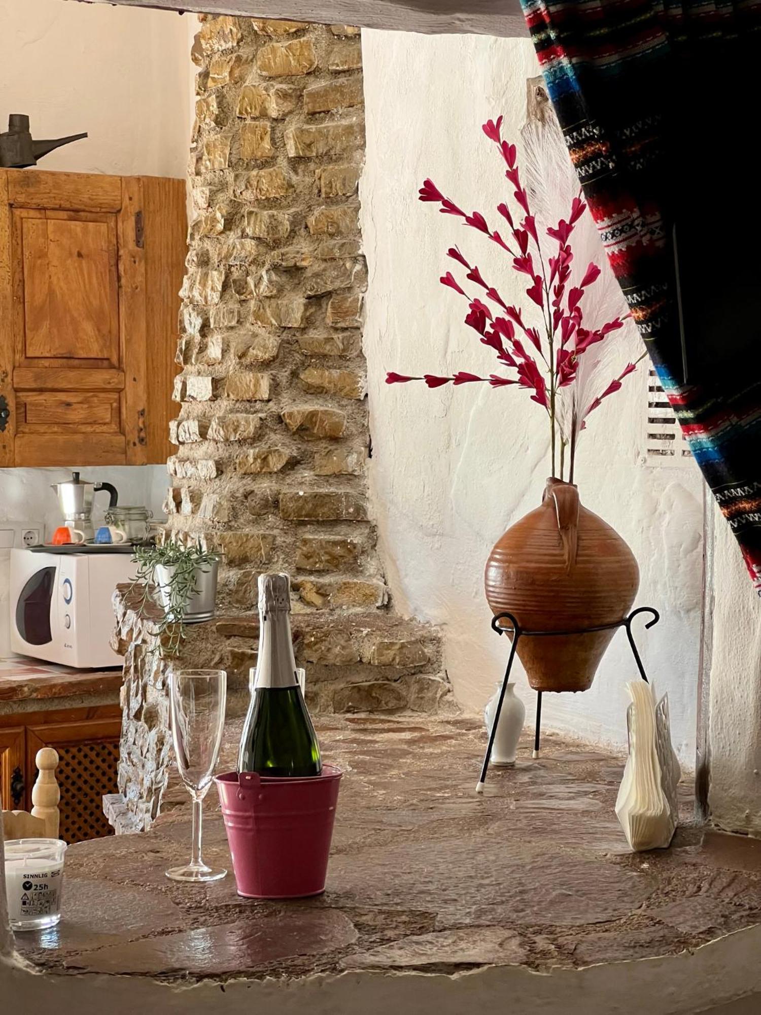 Cuevas De La Paz - Cave House Holidays Los Carriones Room photo