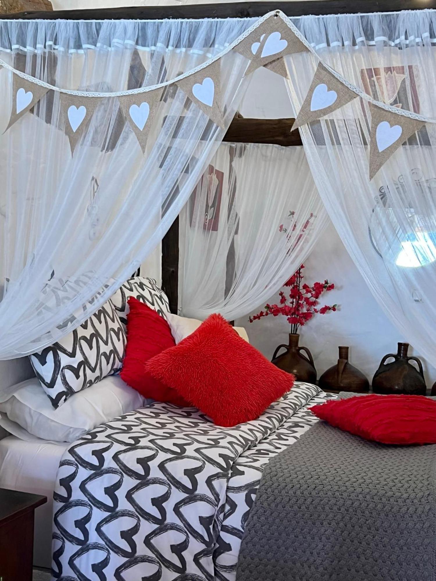 Cuevas De La Paz - Cave House Holidays Los Carriones Room photo
